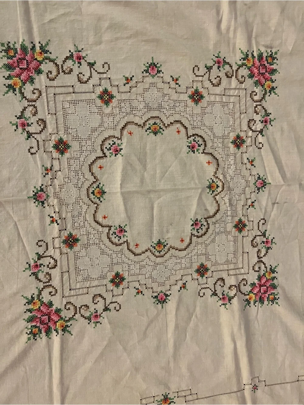 vintage cream Swedish folk embroidery 30x30 tablecloth dating from 1950-1960s